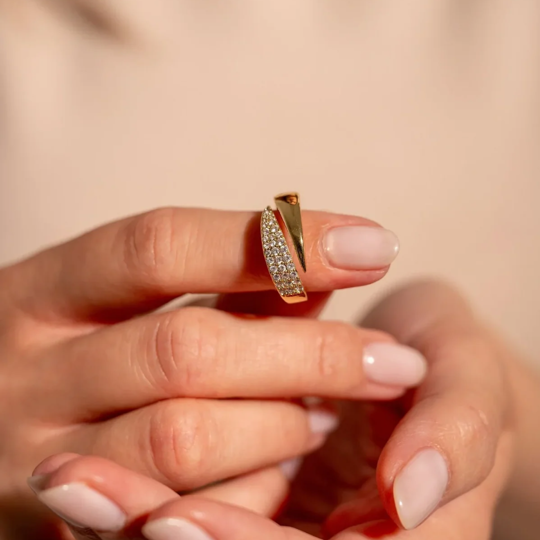 Elegant Gold Ring | Symbol of Strength, Hope & Solidarity