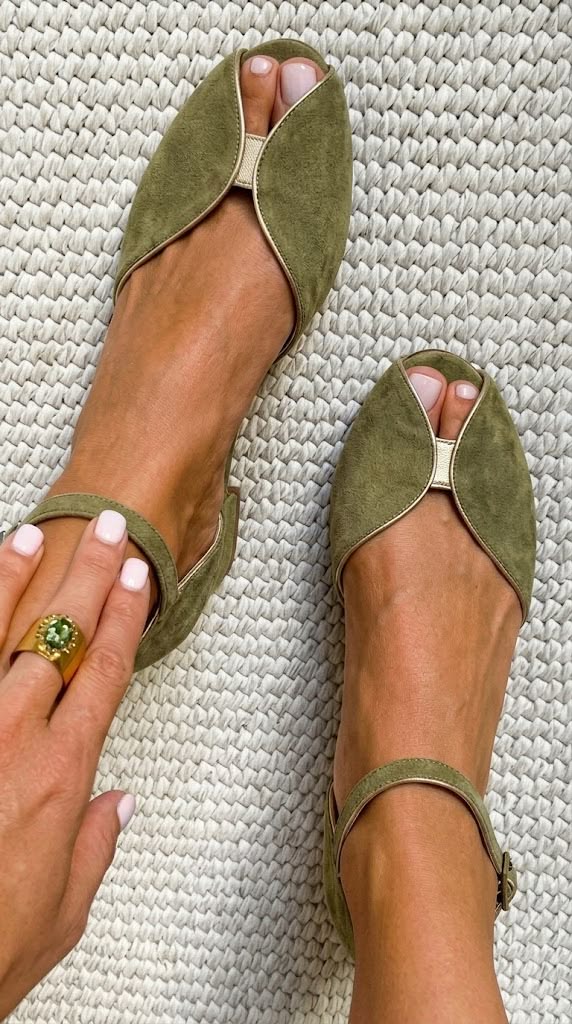 Fiona | Elegant Vintage Sandals