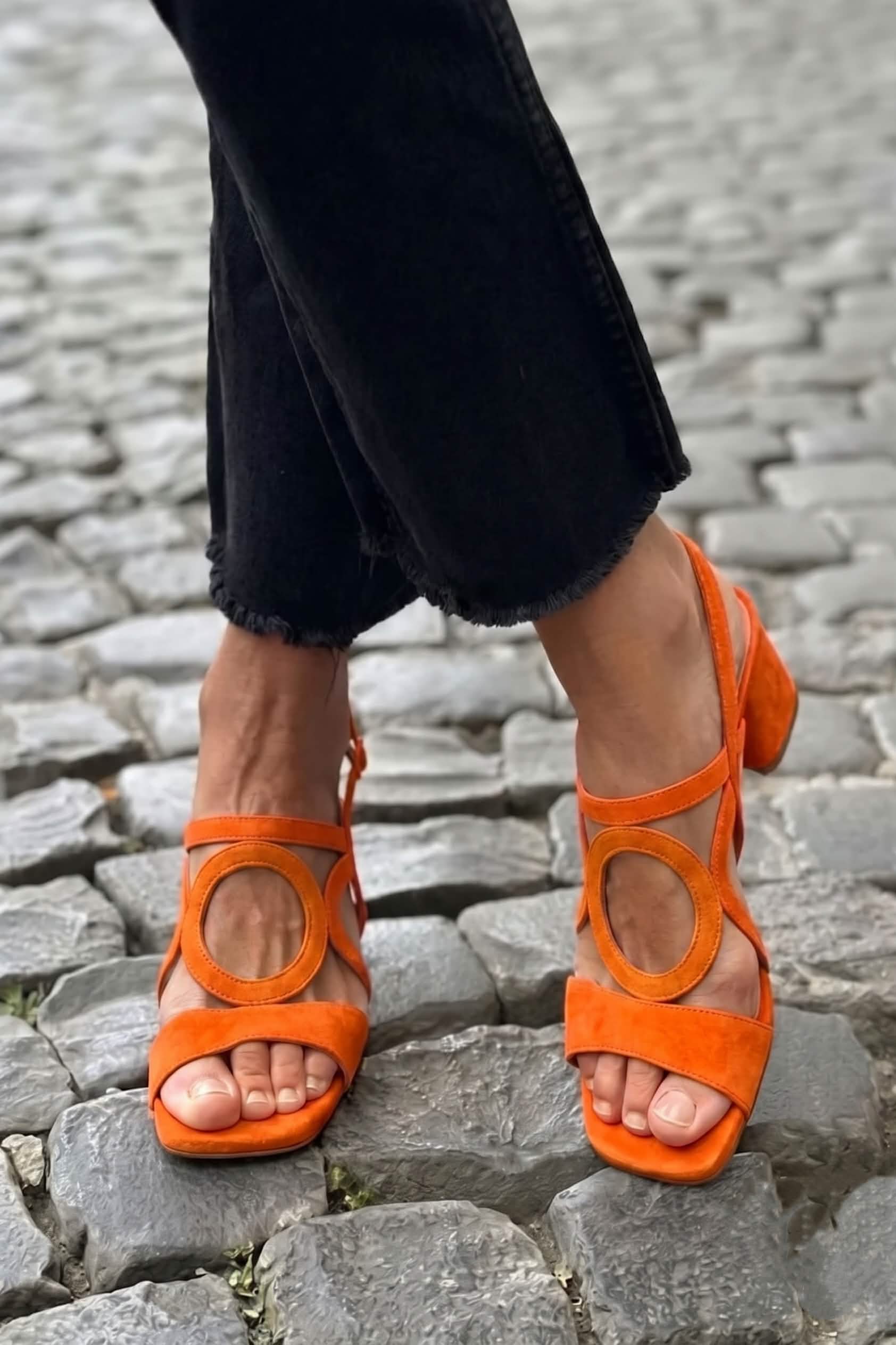Winnie | Vintage Circle Heel Sandals
