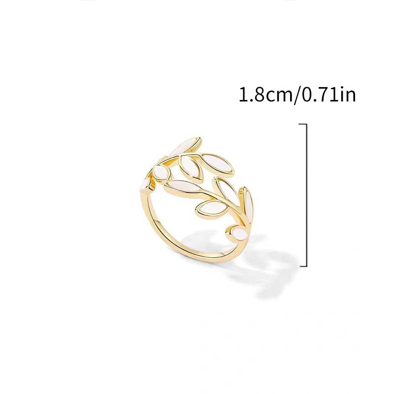Issabeau™ Adjustable Leaf Ring